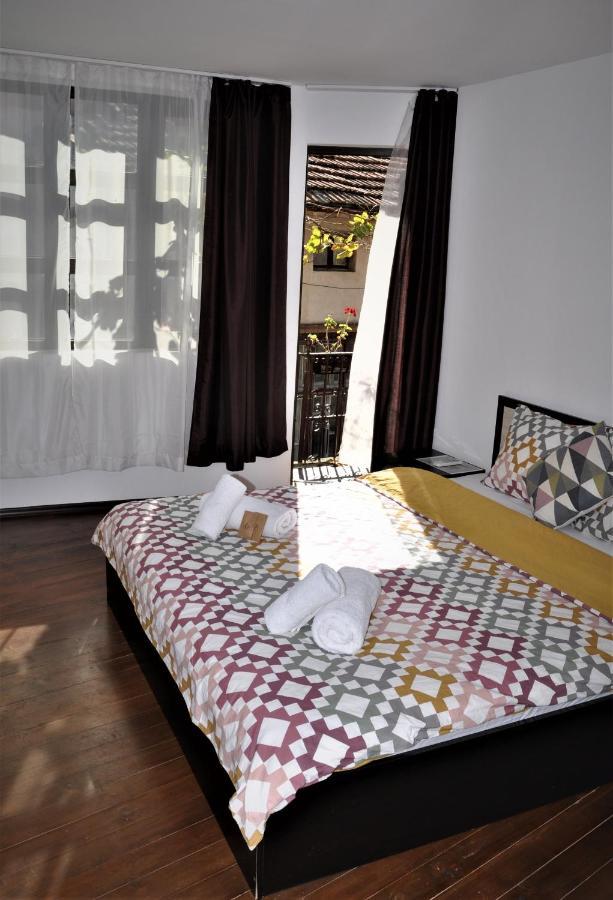 Honey I'M Home Apartments เวลีคอเทอร์โนโว ภายนอก รูปภาพ